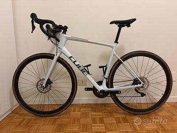 Bici da corsa CUBE