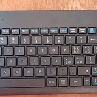 Tastiera wireless con touchpad Trust