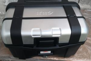 Top case Givi trekker  46 litri o 33 litri.
