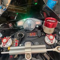 Kit VOLTMETRO IMPERMEABILE +presa USB YAMAHA R6 R1