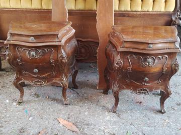 Comodini in legno massello, stile barocco