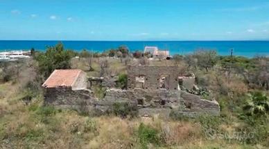 Tono, ampio terreno con rudere