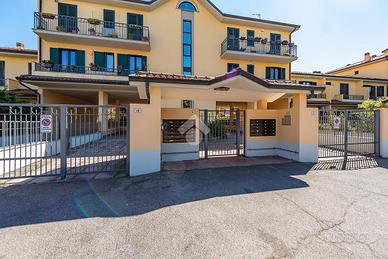 4 LOCALI A RESCALDINA