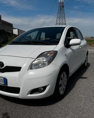 Toyota Yaris 1.0 5 porte Sol