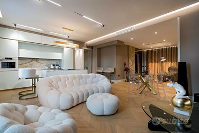 Cagliari Via Einaudi Trivano con box auto cantina