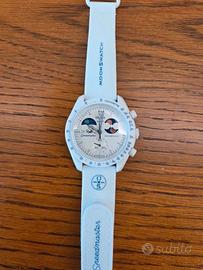 Omega x Swatch MoonSwatch Mission to Earthphase  