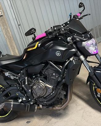 YAMAHA MT07