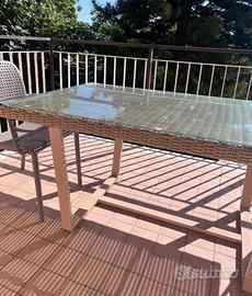 tavolo in rattan sintetico con vetro sul piano