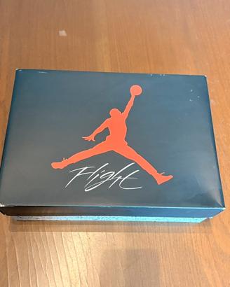 JORDAN 4 RETRO