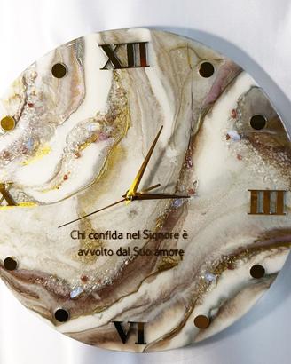 Orologio con frase bibbia in resina fatto a mano