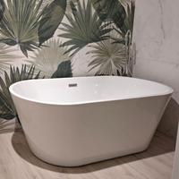 Vasca freestanding completa di miscelatore a terra