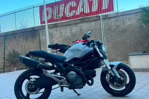 ducati monster 696