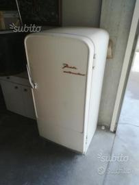 Frigorifero d'epoca fiat anni 60 funzionante