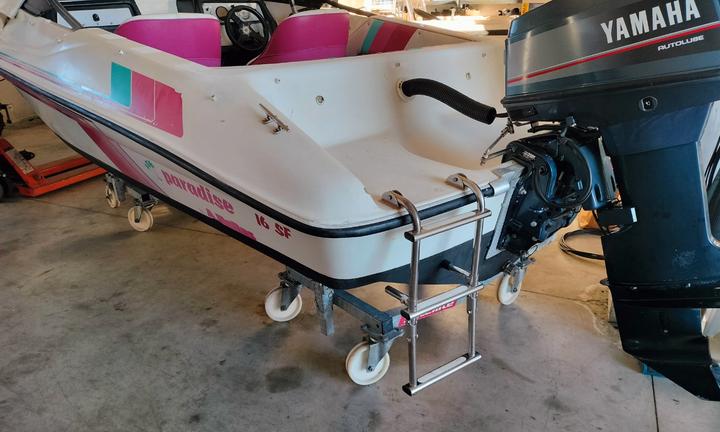 Hellas 16 con YAMAHA 25-50 cv TOP 700
