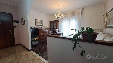 Appartamento di 96 m² con 4 locali e box auto a Ve
