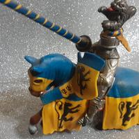 Cavaliere Re + Cavallo Bardato Toga giallo blu