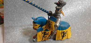 Cavaliere Re + Cavallo Bardato Toga giallo blu