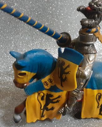 Cavaliere Re + Cavallo Bardato Toga giallo blu