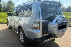 Mitsubishi Pajero V80