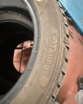 Gomme invernali 205/55 r17 95 v