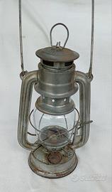 Antica lanterna a olio made in Cina 