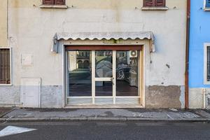 NEGOZIO A BAGNOLO MELLA