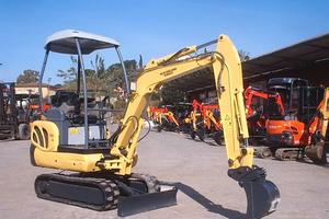 MiniEscavatore usato NEW HOLLAND E16B