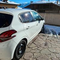 Peugeot 208 Signature 2018