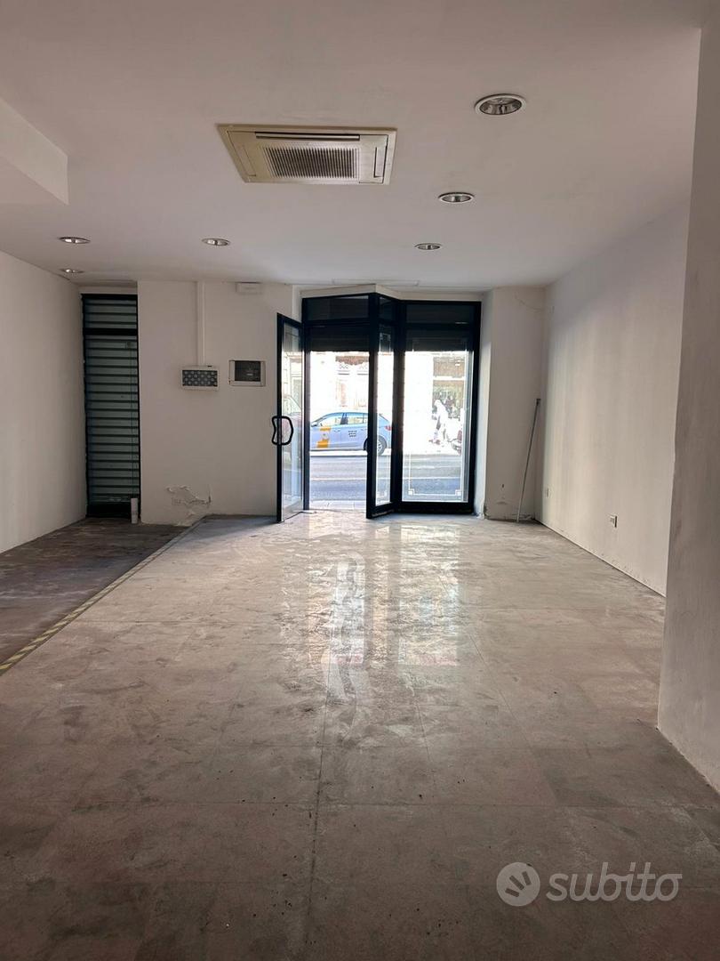Negozio - Via Sidney Sonnino 123 - Vista 3