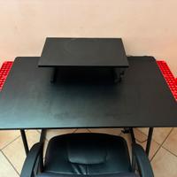Scrivania con sedia gameing
