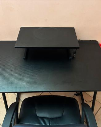 Scrivania con sedia gameing