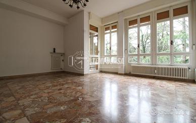 Appartamento con due camere e garage