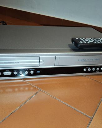 Lettore combinato videoregistratore VHS  + DVD