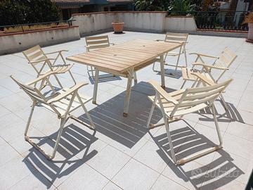 Tavolo da giardino allungabile con 6 poltroncine.