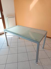 Tavolo in vetro