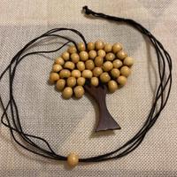 Collana in legno con albero della vita