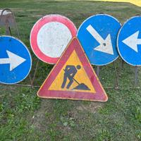 SEGNALI STRADALI VARI