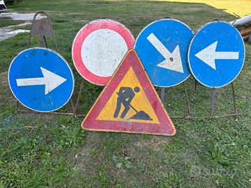 SEGNALI STRADALI VARI