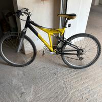 bicicletta 26 gialla e nera