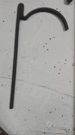 Staffe in ferro battuto per pluviale in terracotta