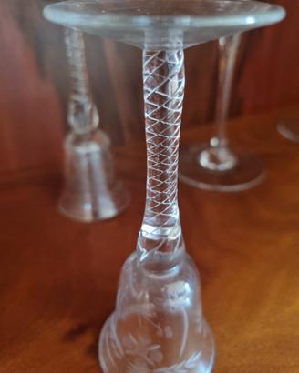 Set vintage: 6 bicchierini + caraffa in vetro