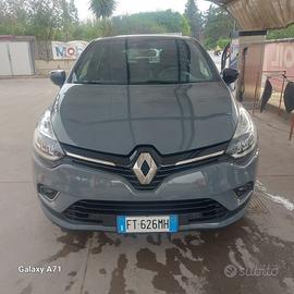 Renault Clio 1.5 dCi 90 cv Moschino Intens
