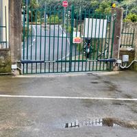 Aree suddivise e regolamentate chiuse da muro e ca