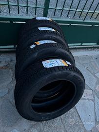 Pirelli 215/60 r17 invernali nuove