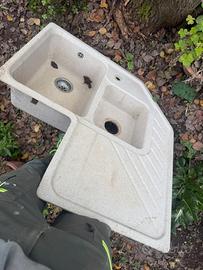 Lavello angolare in fragranite