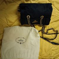 Borsa a tracolla a catena in nylon nero Prada