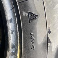 Gomme 235/70r16