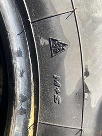 Gomme 235/70r16