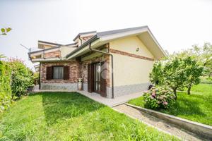 VILLA SINGOLA A LOMBARDORE