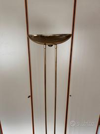 Lampada da terra in metallo oro